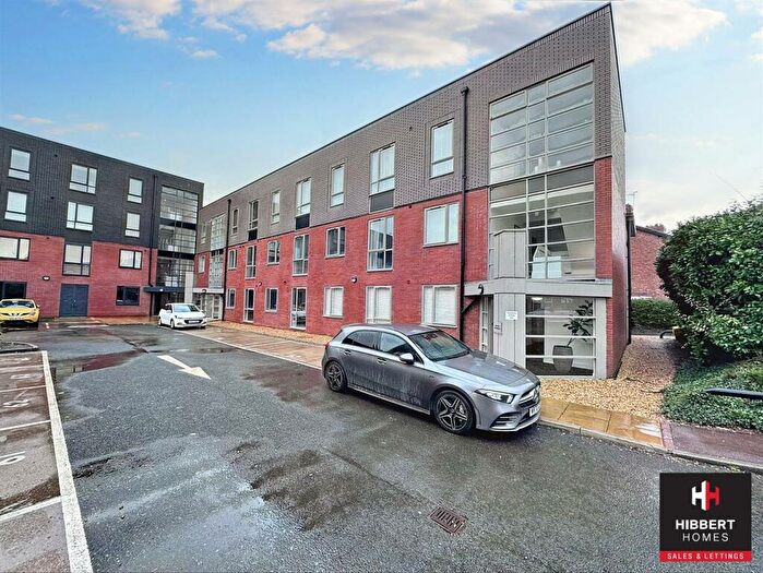 2 Bedroom Apartment To Rent In Crossford Court, Sale, M33