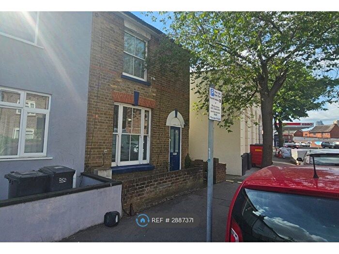2 Bedroom End Terrace House To Rent In Warren Rd, Croydon, CR0