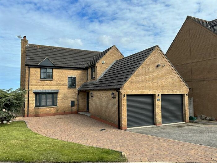 4 Bedroom Detached House For Sale In The Intake, Osgodby, Scarborough, YO11