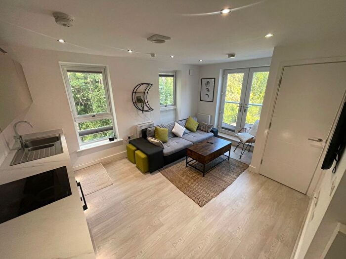 2 Bedroom Property To Rent In Copper Beech Court, Leeds, LS16