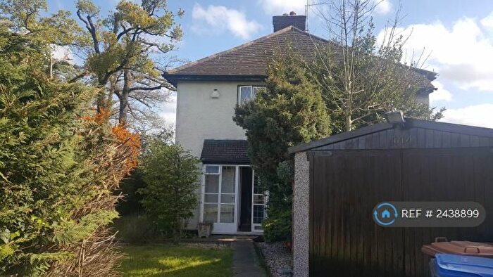 4 Bedroom Semi-Detached House To Rent In Hawkshead Road, Potters Bar, EN6