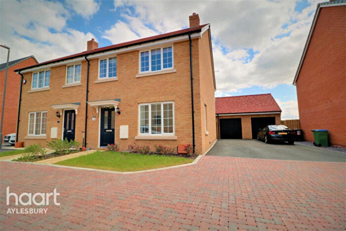 4 Bedroom Semi-Detached House To Rent In Draycott Close, Aylesbury, HP18