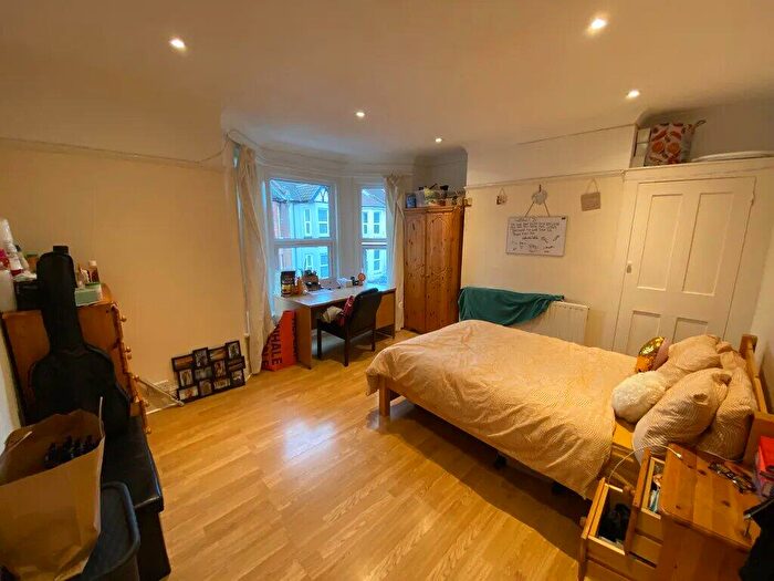 5 Bedroom Terraced House To Rent In Thackeray Road, Portswood, Southampton, SO17