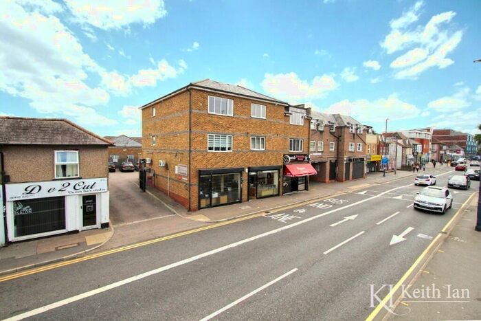 1 Bedroom Apartment To Rent In White Hart Court, Waltham Cross, EN8