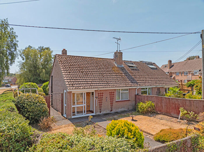 1 Bedroom Bungalow For Sale In Sandford, Wareham, Dorset, BH20
