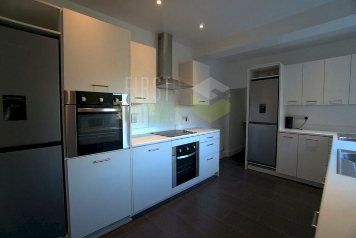 6 Bedroom Terraced House To Rent In Saxby Street, Leicester, LE2