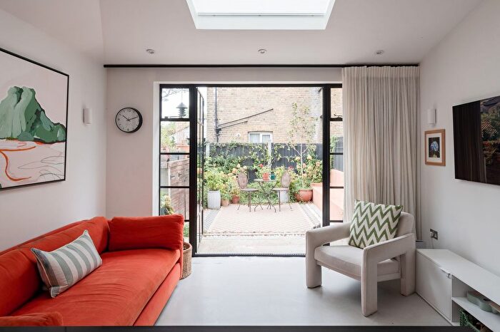 4 Bedroom Terraced House For Sale In Wragby Road, Leytonstone, London, E11