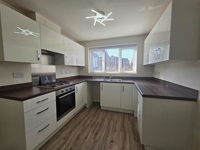 3 Bedroom Semi Detached House For Sale In Piper Street, Shirebrook, Mansfield, NG20