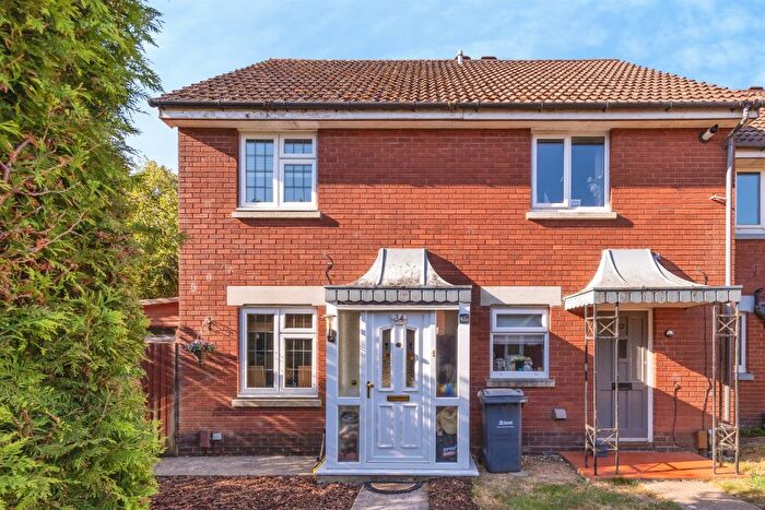 2 Bedroom End Of Terrace House For Sale In Florentine Way, Waterlooville, PO7
