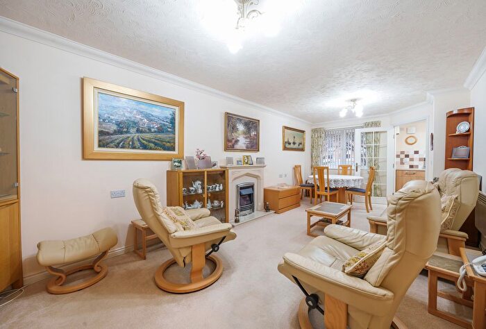 2 Bedroom Flat For Sale In Heathville Road, Gloucester, Gloucestershire, GL1