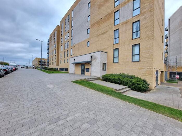 2 Bedroom Flat To Rent In Handley Page Road, Barking, IG11