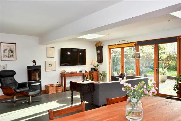 4 Bedroom Link Detached House For Sale In Laurel Grove, Kingswood, Maidstone, Kent, ME17