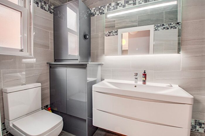 2 Bedroom Flat To Rent In Bath Road, Worcester, Worcestershire, WR5