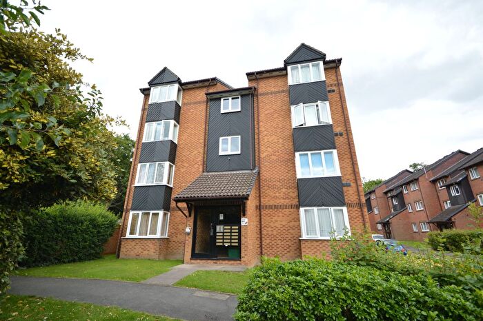 Studio To Rent In Saxon Close, Surbiton, KT6