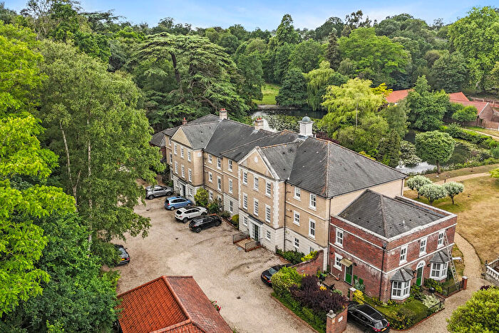 2 Bedroom Apartment For Sale In Lexden Park, Lexden, Colchester, CO3