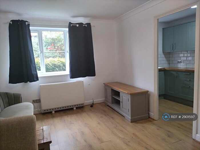1 Bedroom Flat To Rent In Century House, London, SE8