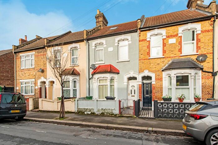 5 Bedroom Terraced House To Rent In Pearcroft Road, London, E11