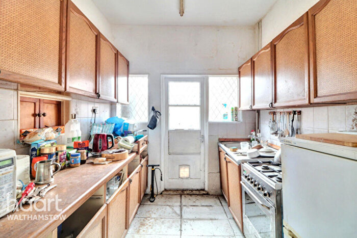 3 Bedroom Terraced House For Sale In Garner Road, Walthamstow, E17