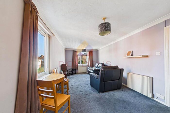 1 Bedroom Flat For Sale In North Street, Walton On The Naze, CO14