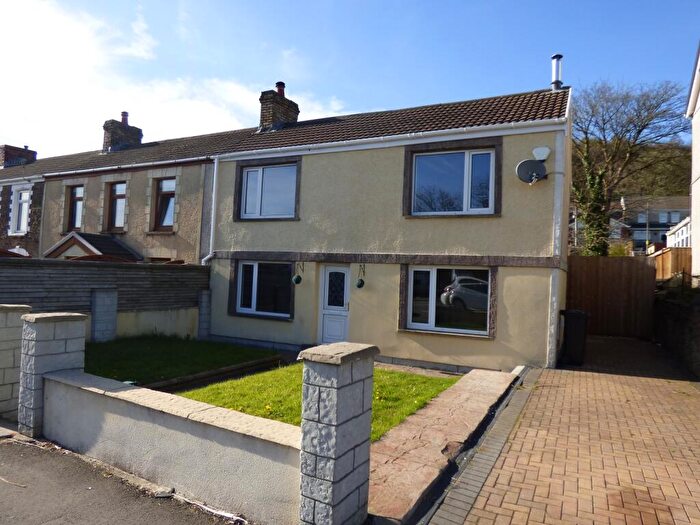 3 Bedroom End Of Terrace House To Rent In Sidings Terrace, Skewen, Neath., SA10