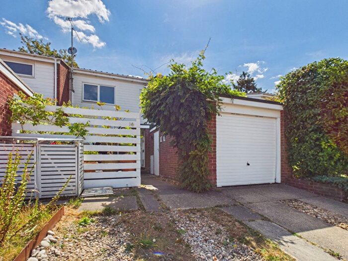 3 Bedroom Terraced House For Sale In Lincoln Park, Amersham, Buckinghamshire, HP7