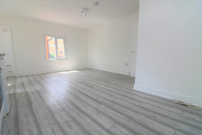 Studio To Rent In Holloway Road, Holloway, N7