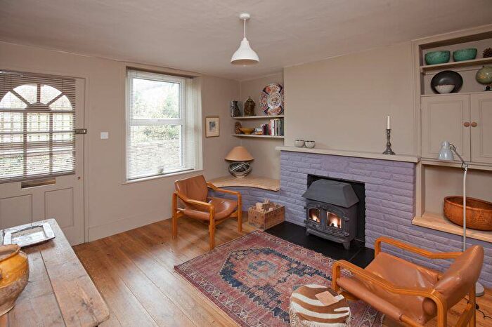 3 Bedroom Terraced House For Sale In Temperance Row, Tisbury, SP3