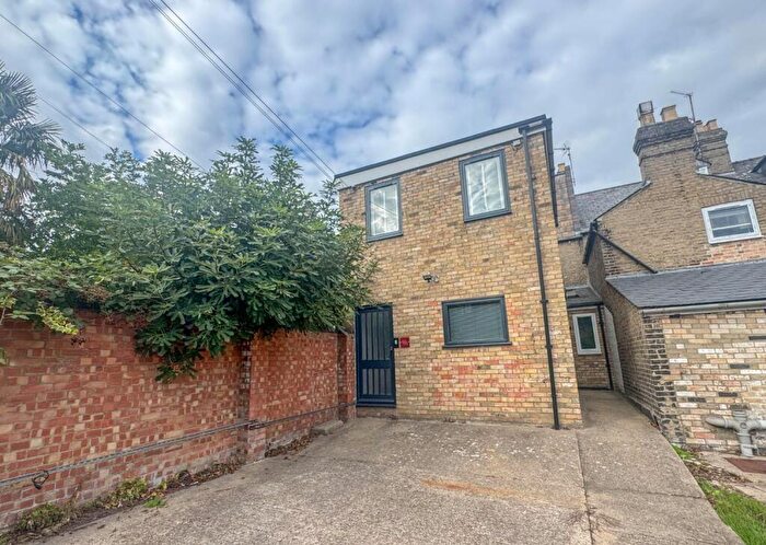 3 Bedroom Flat To Rent In Victoria Road, Cambridge, CB4