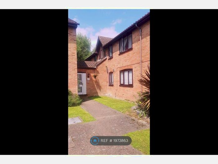 1 Bedroom Flat To Rent In Sewardstone Road, London, E4