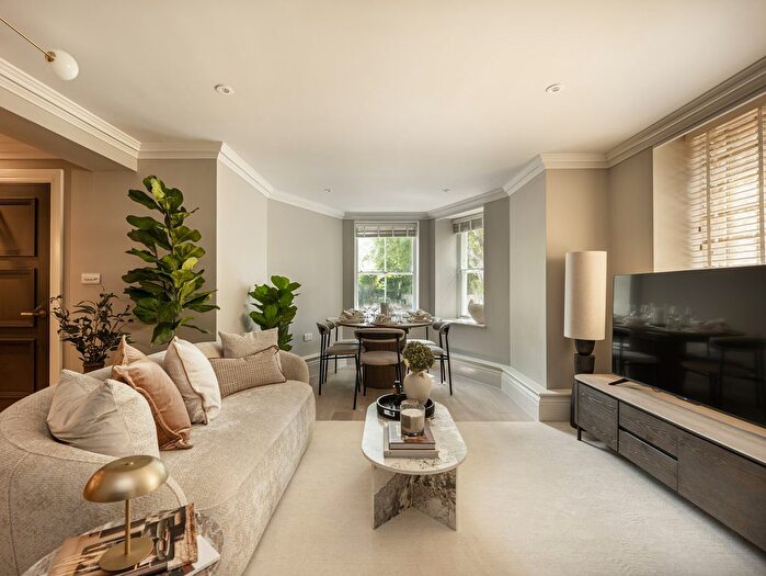 2 Bedroom Flat For Sale In Church Street, Isleworth, TW7