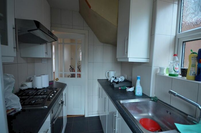 3 Bedroom Semi-Detached House To Rent In Broadcroft Avenue, Stanmore, Middlesex, HA7