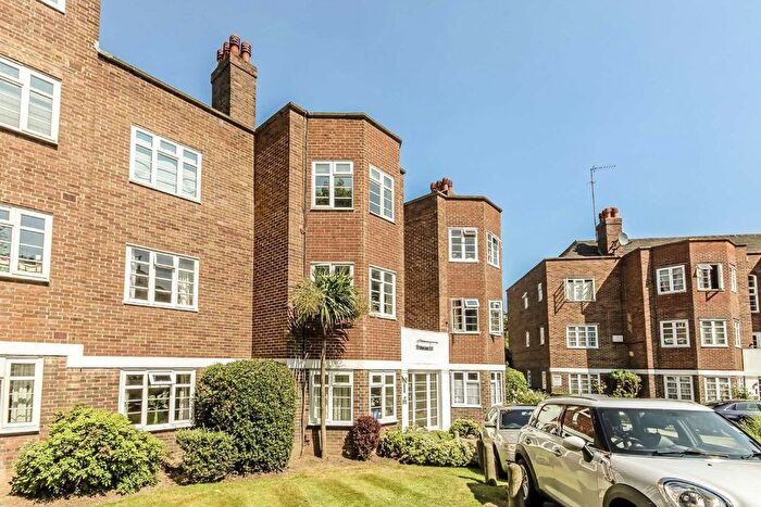 2 Bedroom Flat To Rent In St. Marks Hill, Surbiton, KT6