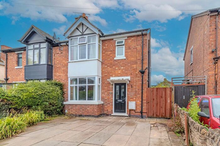3 Bedroom Semi-Detached House For Sale In Alexandra Road, Leamington Spa, CV31
