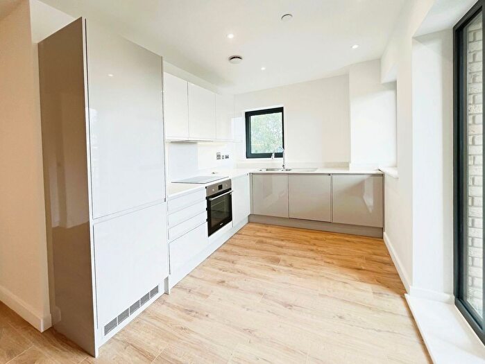 2 Bedroom Flat To Rent In Victoria Road, Pyramid House, TN23