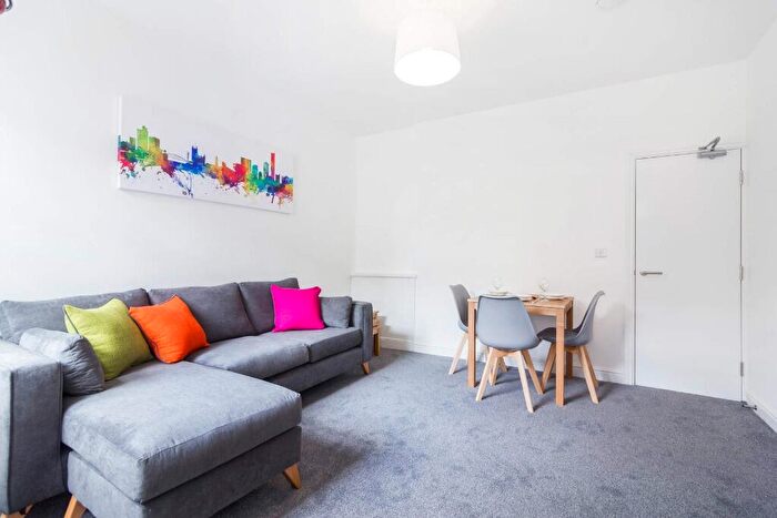 3 Bedroom Terraced House To Rent In Coniston Street, Charlestown, Salford, M6