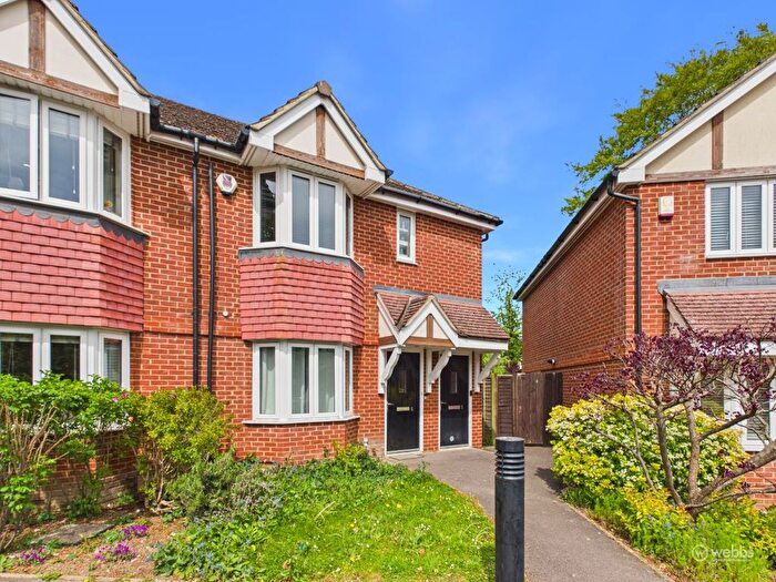 1 Bedroom Maisonette For Sale In Kerr Close, South Croydon, CR2