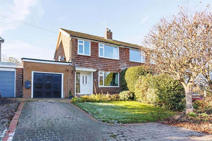 3 Bedroom Semi Detached House For Sale In Wain Gap, South Milford, Leeds, LS25