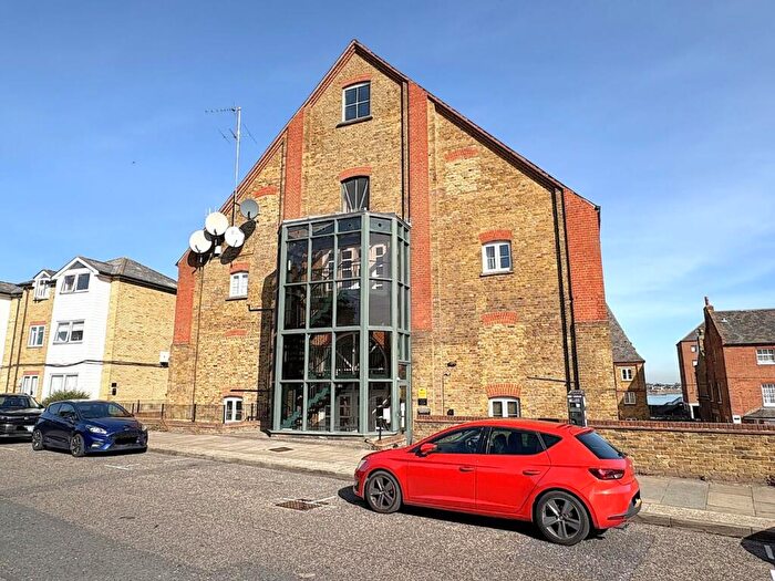 1 Bedroom Flat To Rent In Clifton Road, Gravesend, DA11