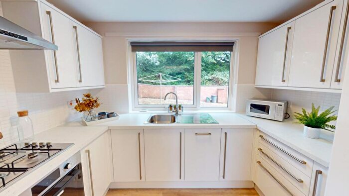 2 Bedroom Flat To Rent In Flat, Monterey Gardens, EX4