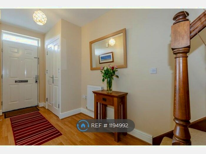 5 Bedroom End Of Terrace House To Rent In Harlow Crescent, Oxley Park, Milton Keynes, MK4