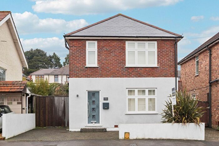 3 Bedroom Property For Sale In Queens Road, Poole, BH14