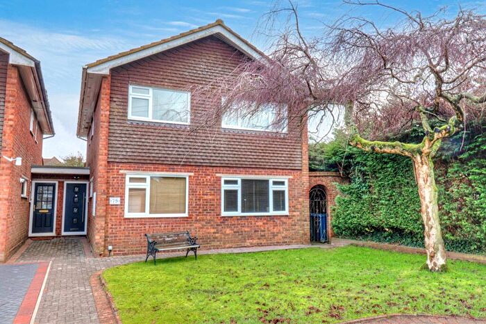 4 Bedroom Detached House For Sale In Raven Road, Stokenchurch, HP14