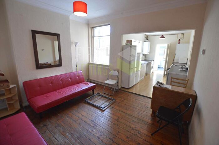 4 Bedroom Terraced House To Rent In Lorne Road, Clarendon Park, LE2