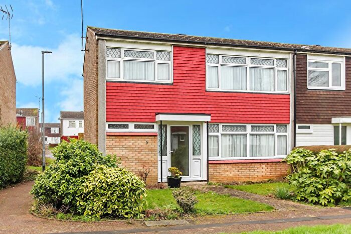 3 Bedroom End Of Terrace House For Sale In Barret Close, Wellingborough, NN8