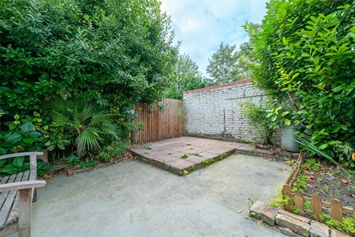 2 Bedroom Apartment To Rent In St Johns Avenue, London, NW10