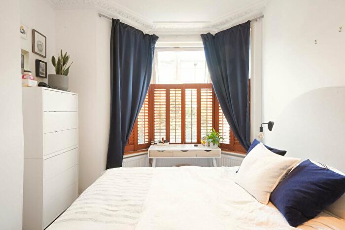 2 Bedroom Flat To Rent In Deanery Road, Stratford, E15