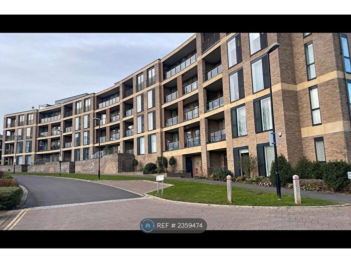 2 Bedroom Flat To Rent In Garrison Heights, London, NW7