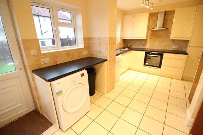 4 Bedroom House To Rent In Bovingdon Avenue, Wembley, HA9