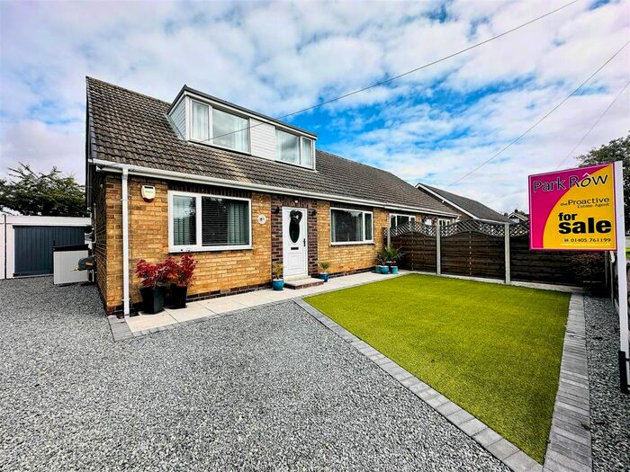 4 Bedroom SemiDetached House For Sale In Balk Lane, Hook, Goole, DN14