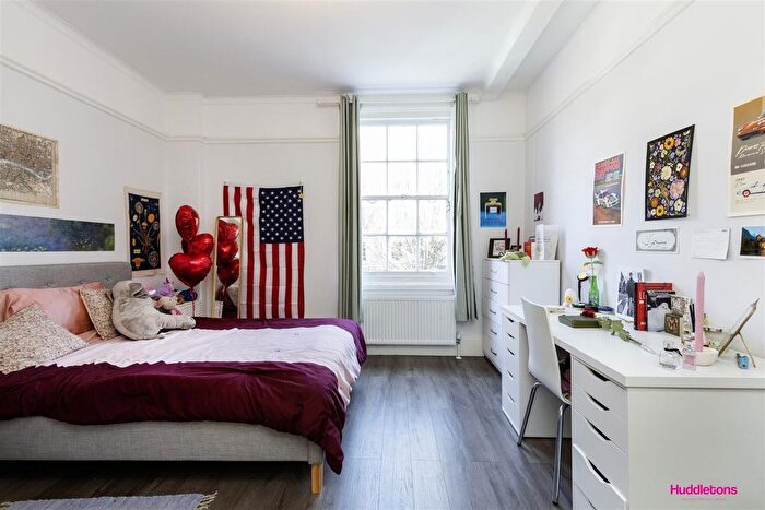 3 Bedroom Flat To Rent In Chalton Street, London, NW1